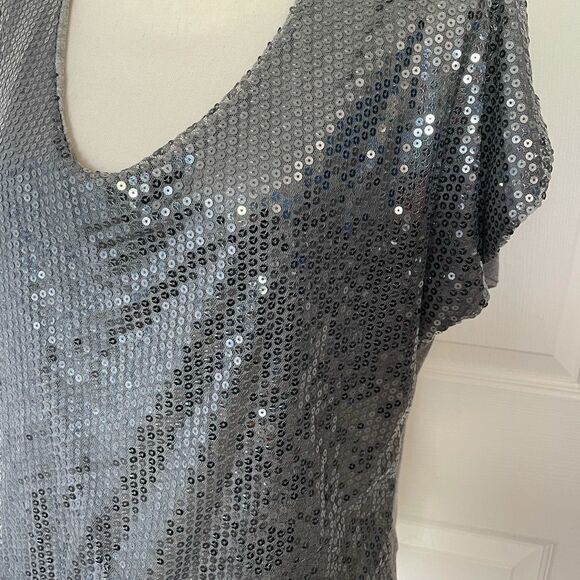 Brandy Melville Boxy Crop Sequin t-shirt, O/S - Picture 2 of 14